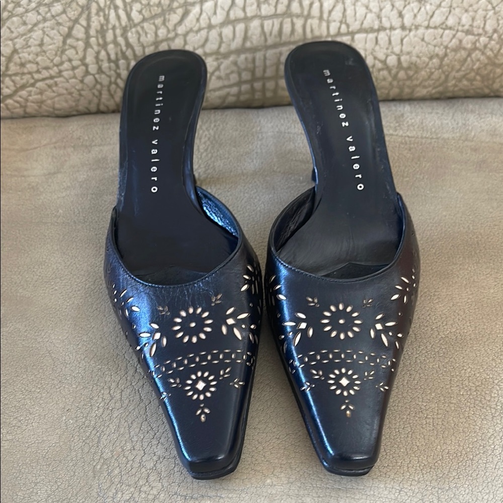Martinez Valero Leather Black Mules with Floral Laser Cut Size 7 B